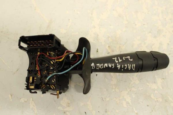 COMMODO DACIA LOGAN / SANDERO ( COTE CLIGNOTEUR ) - Vue 2